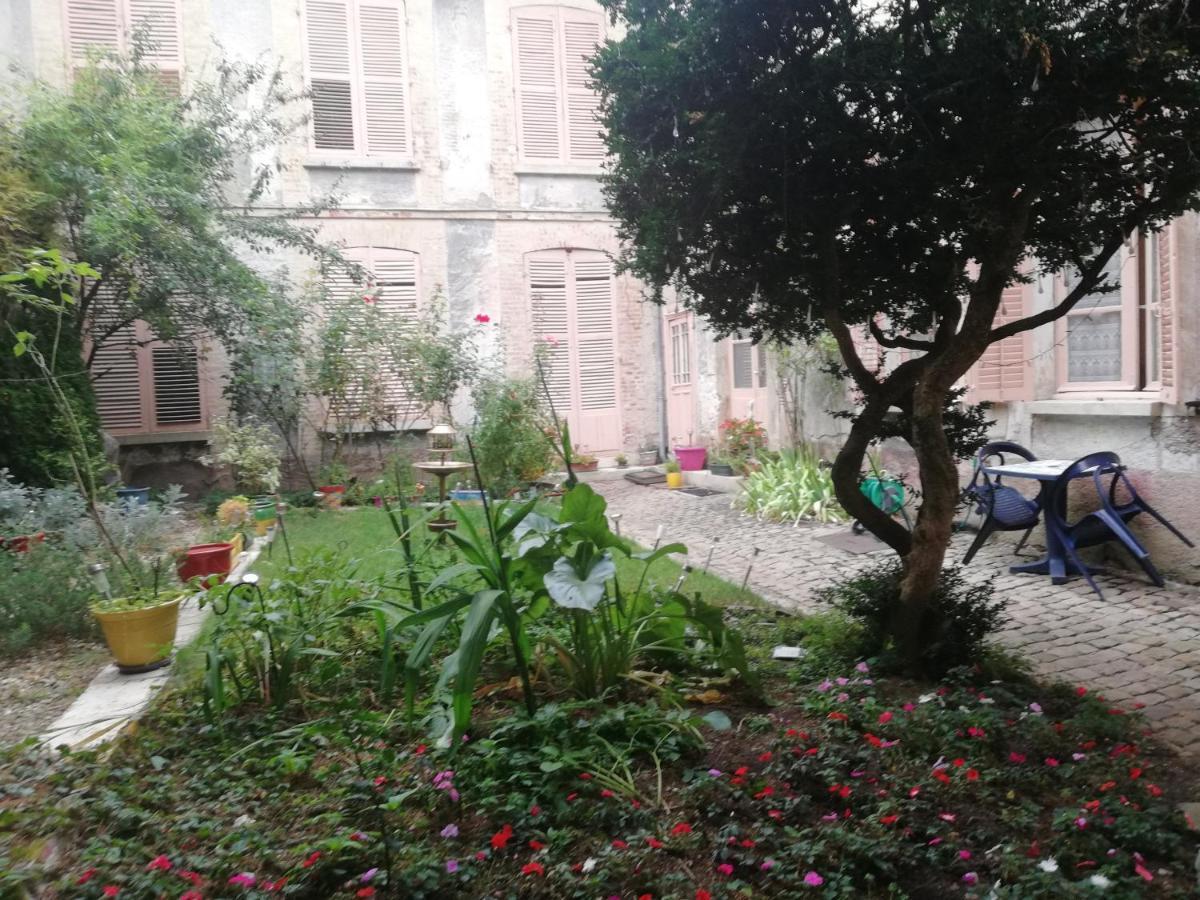 Hotel Particulier Sens Centre Ville Bagian luar foto