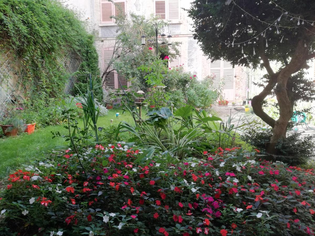 Hotel Particulier Sens Centre Ville Bagian luar foto